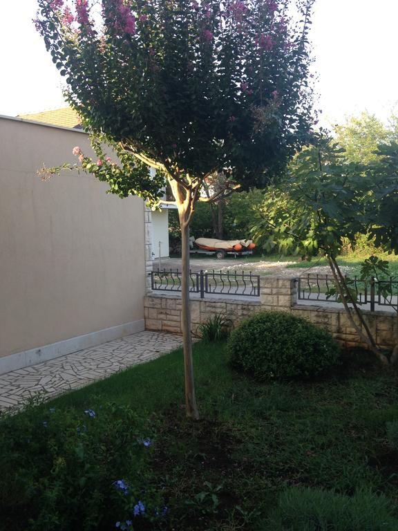 Apartments Villa Kristina Pola Esterno foto